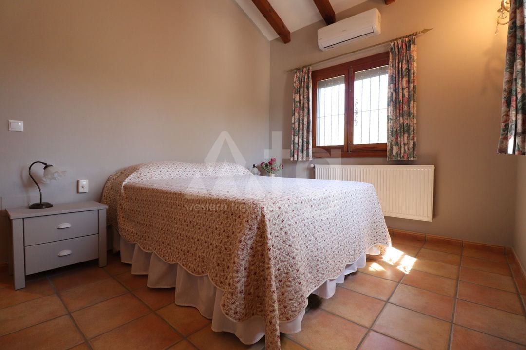 7 bedroom Villa in Catral - VRE29927 - Photo - 20