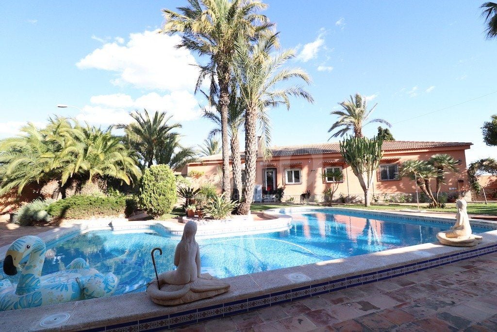 5 bedroom Villa in Torrevieja - CRR41231 - Photo - 1