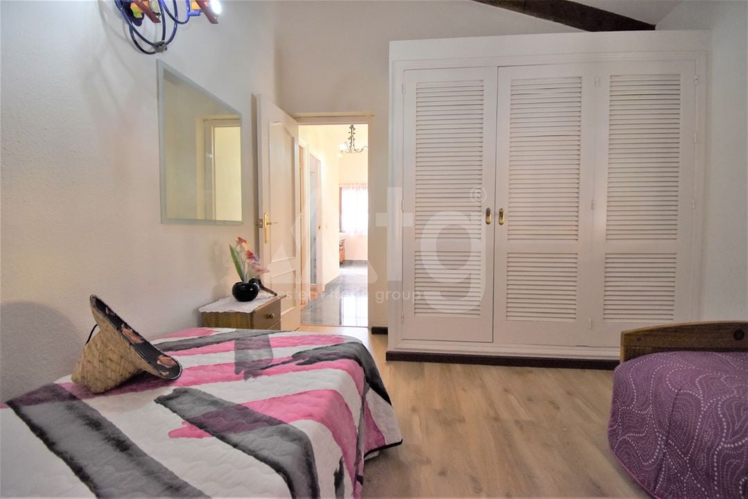 Villa de 4 chambres à Villamartin - VRE42116 - Photo - 13