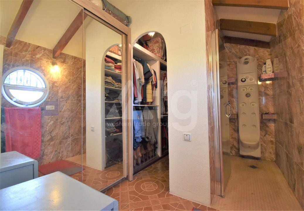 Villa de 4 chambres à Villamartin - VRE42116 - Photo - 23