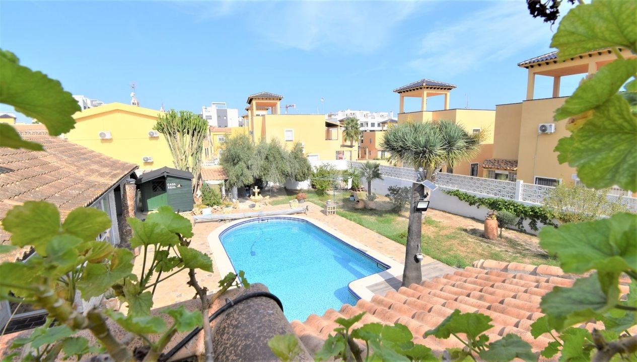 Villa de 4 chambres à Villamartin - VRE42116 - Photo - 36