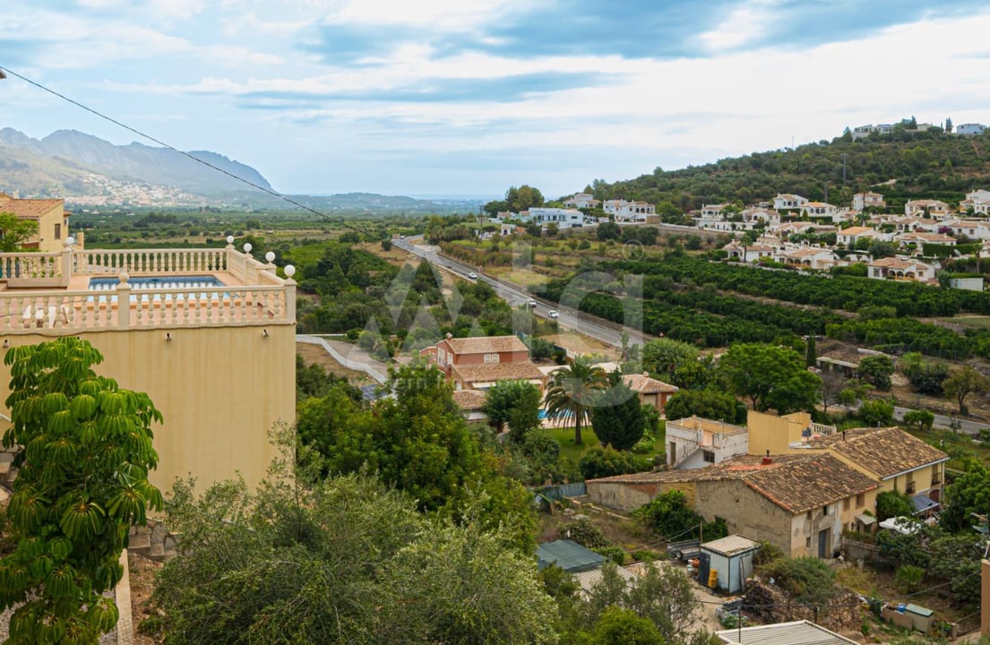 5 bedroom Villa in Orba - OH42567 - Photo - 4