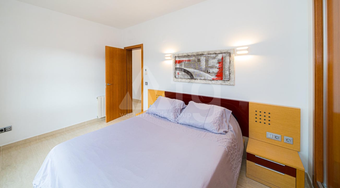 5 bedroom Villa in Orba - OH42567 - Photo - 11
