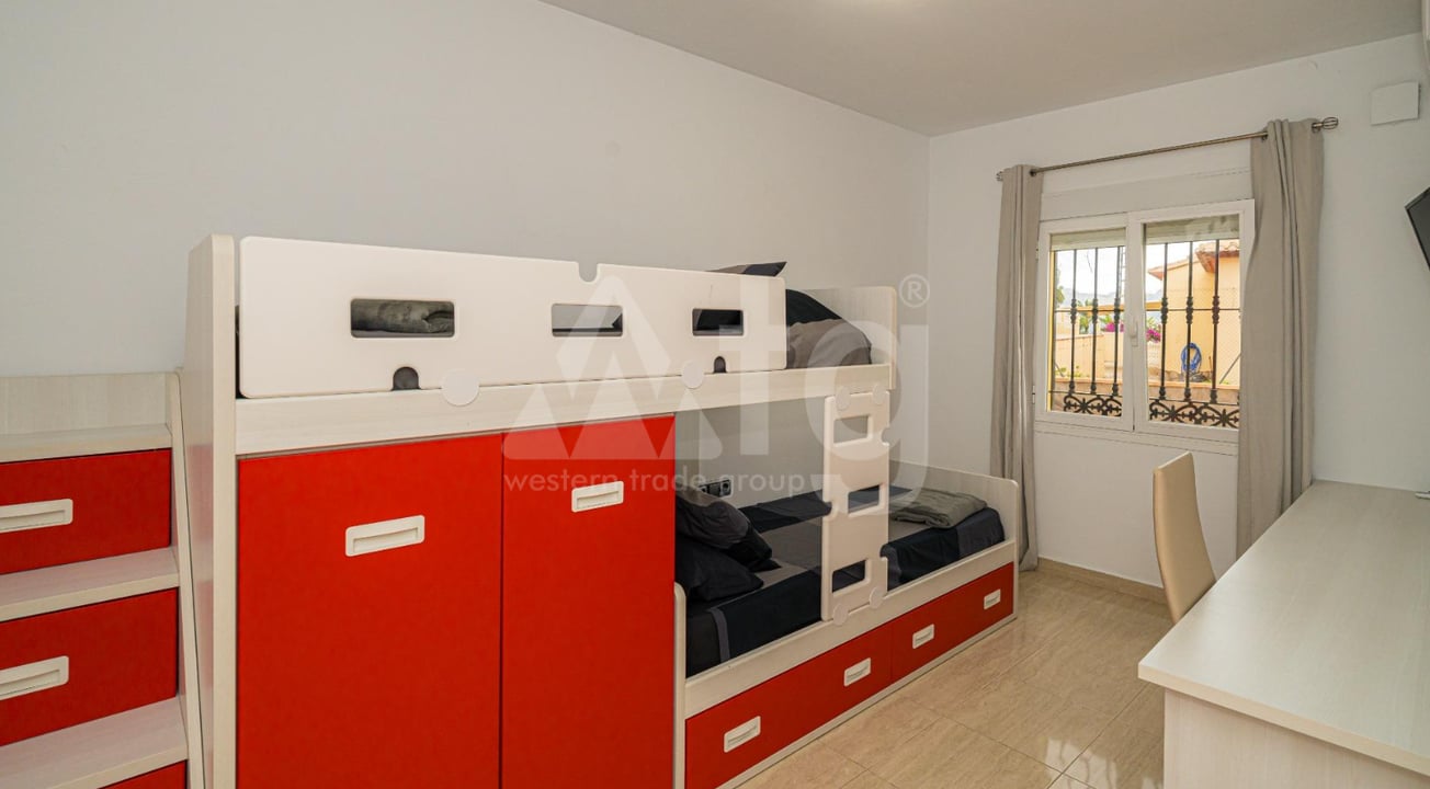 5 bedroom Villa in Orba - OH42567 - Photo - 12