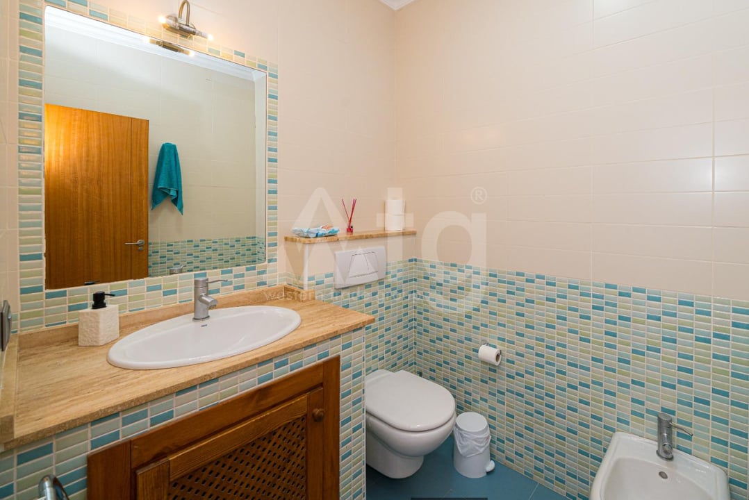 5 bedroom Villa in Orba - OH42567 - Photo - 18