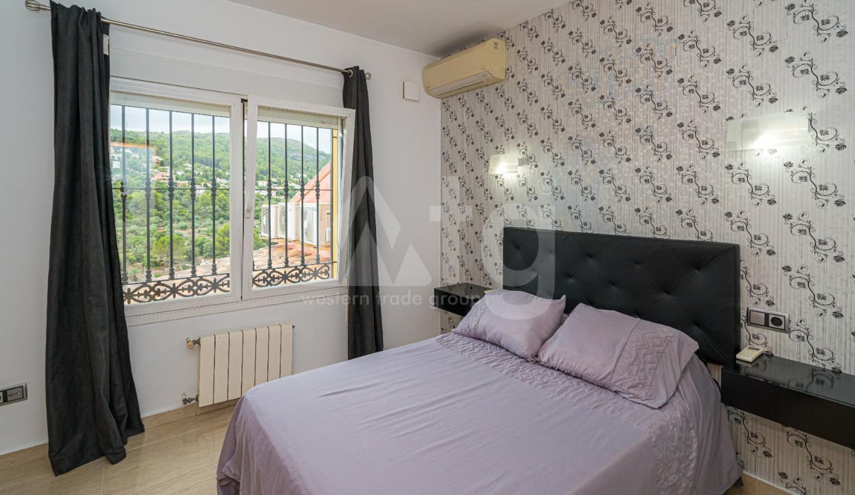 5 bedroom Villa in Orba - OH42567 - Photo - 16