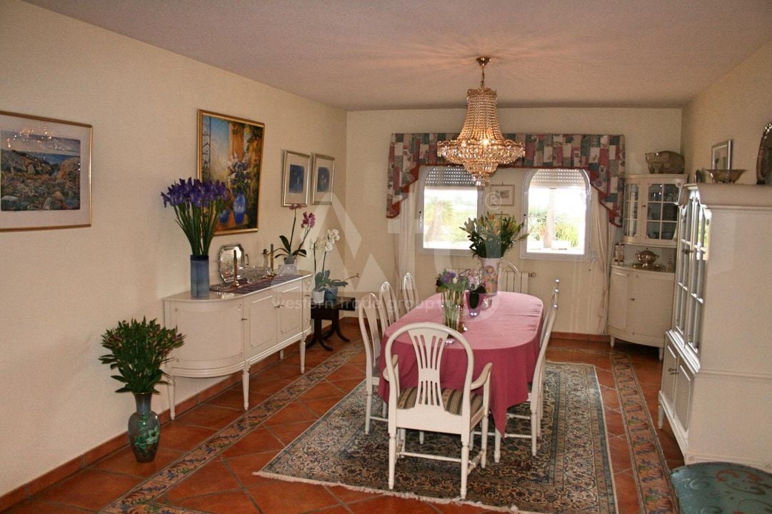 5 bedroom Villa in Alfaz del Pi - SLE52226 - Photo - 11
