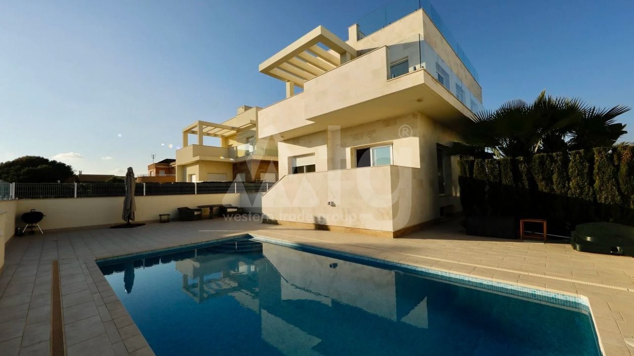Villa de 5 chambres à La Senia - SBL1117635 - Photo - 1