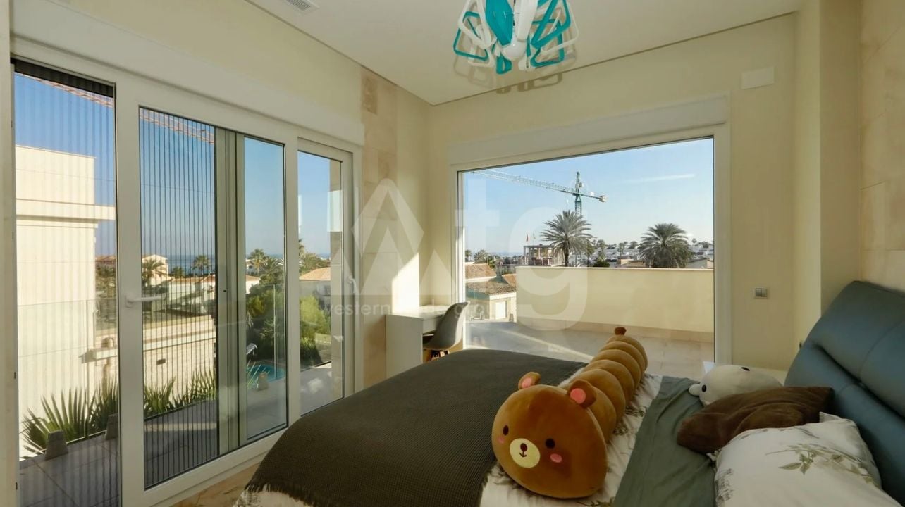Villa de 5 chambres à La Senia - SBL1117635 - Photo - 9