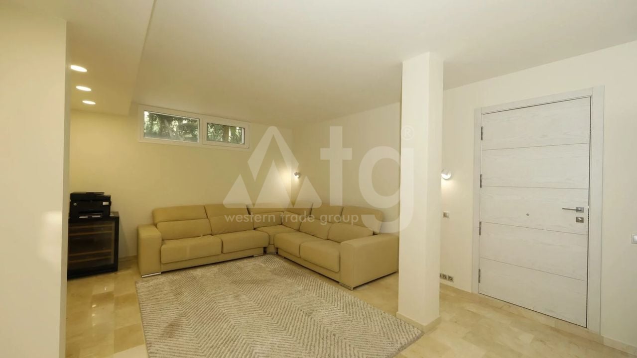 Villa de 5 chambres à La Senia - SBL1117635 - Photo - 13
