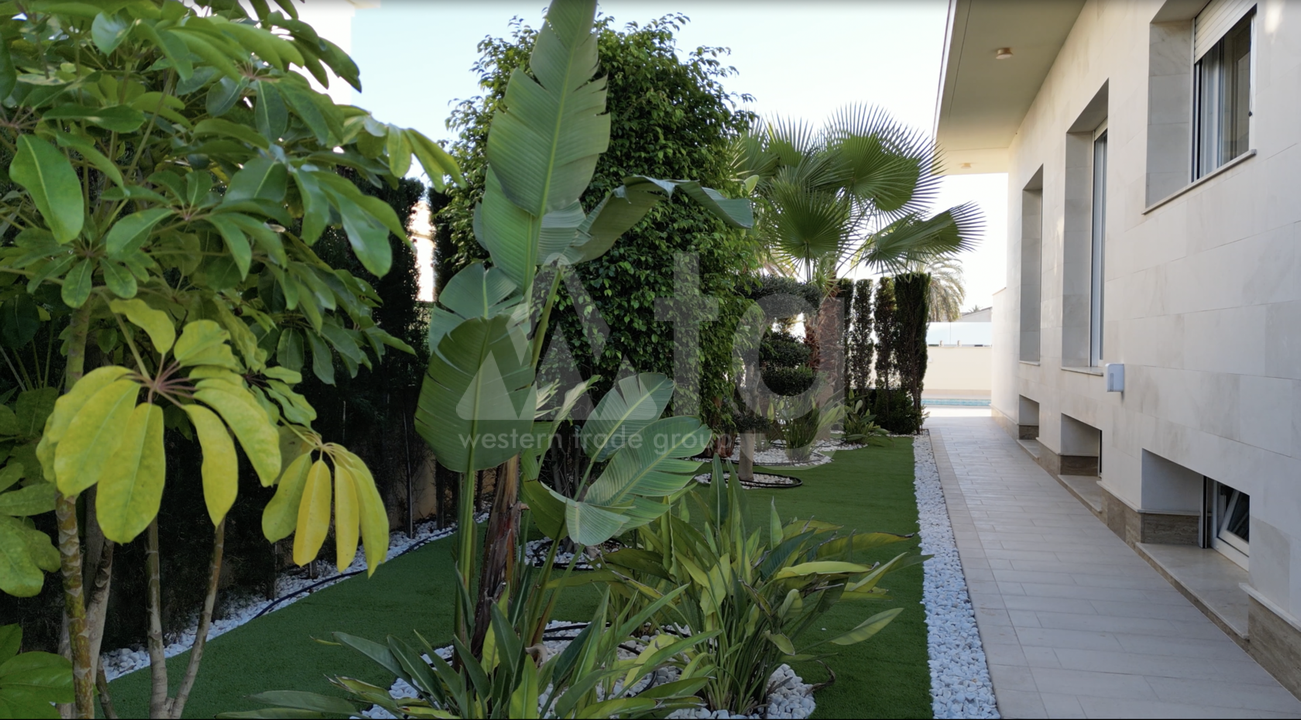 Villa de 5 chambres à La Senia - SBL1117635 - Photo - 17