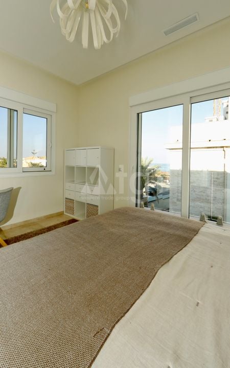 Villa de 5 chambres à La Senia - SBL1117635 - Photo - 11