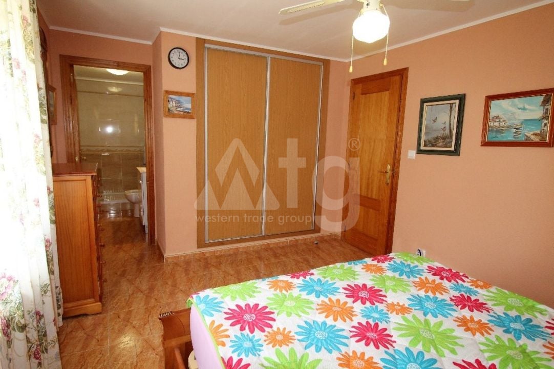 5 bedroom Villa in Torrevieja - RH59002 - Photo - 12
