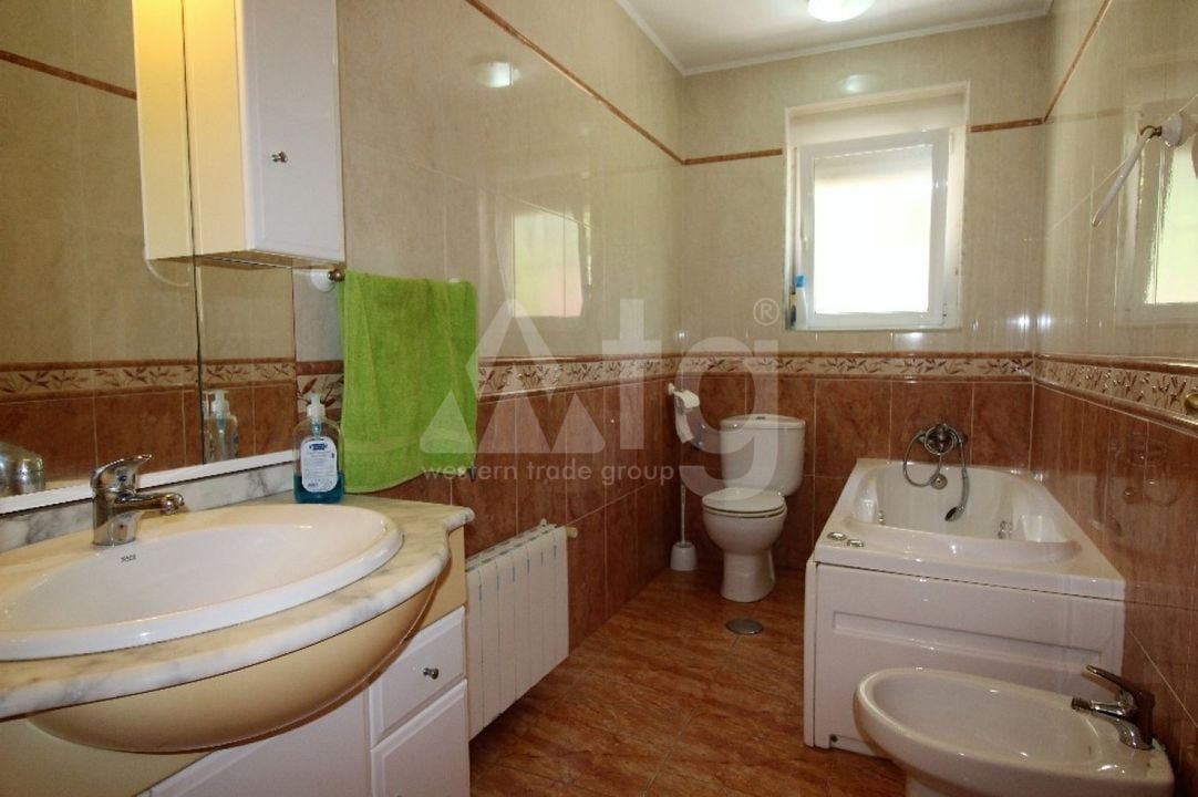 5 bedroom Villa in Torrevieja - RH59002 - Photo - 22