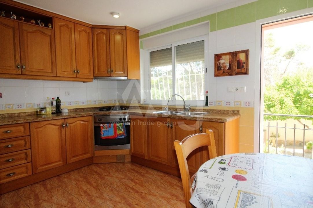 5 bedroom Villa in Torrevieja - RH59002 - Photo - 9