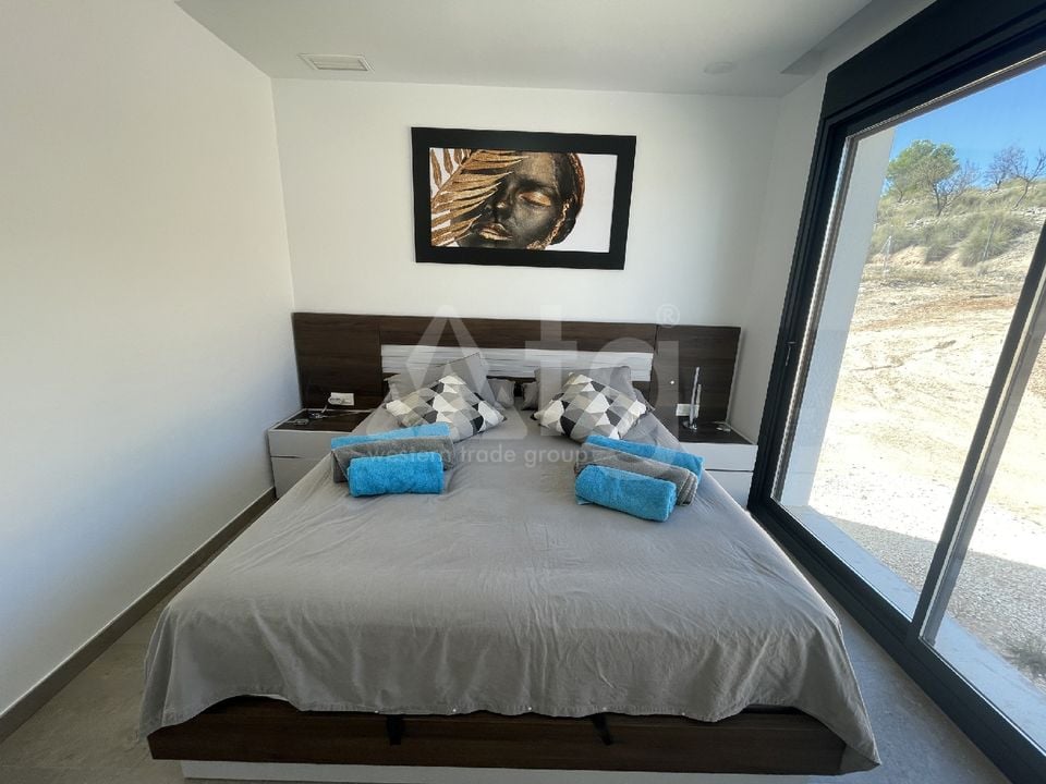 5 bedroom Villa in Catral - SMM93247 - Photo - 9