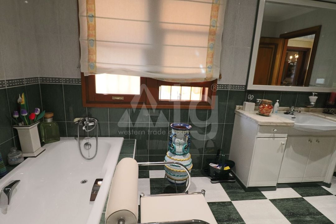 6 bedroom Villa in La Nucia - CPP60035 - Photo - 27