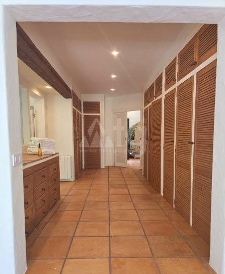 Vilă cu 4 dormitoare în Senija - AVE60098 - Imagini - 22