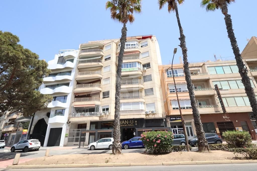 Apartamento de 3 habitaciones en Torrevieja - AG151050 - Foto - 1