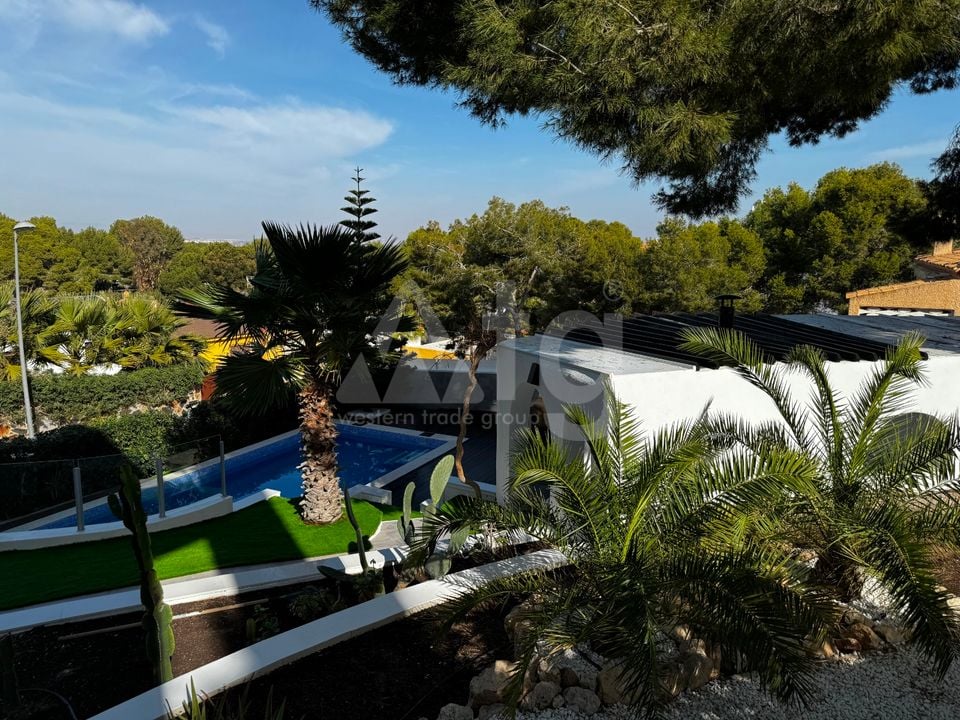 6 bedroom Villa in Los Balcones - LR61679 - Photo - 29