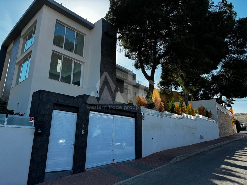 6 bedroom Villa in Los Balcones - LR61679 - Photo - 31