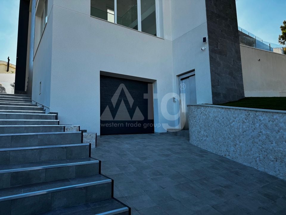 6 bedroom Villa in Los Balcones - LR61679 - Photo - 23