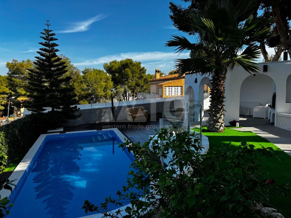 6 bedroom Villa in Los Balcones - LR61679 - Photo - 2