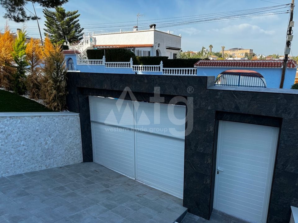 6 bedroom Villa in Los Balcones - LR61679 - Photo - 30