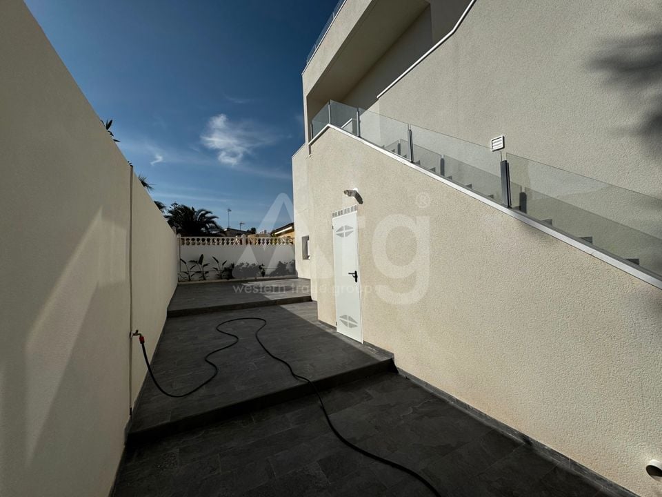 6 bedroom Villa in Los Balcones - LR61679 - Photo - 21