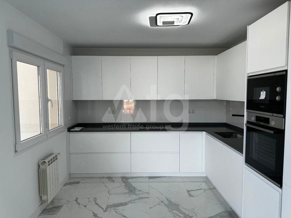 6 bedroom Villa in Los Balcones - LR61679 - Photo - 6