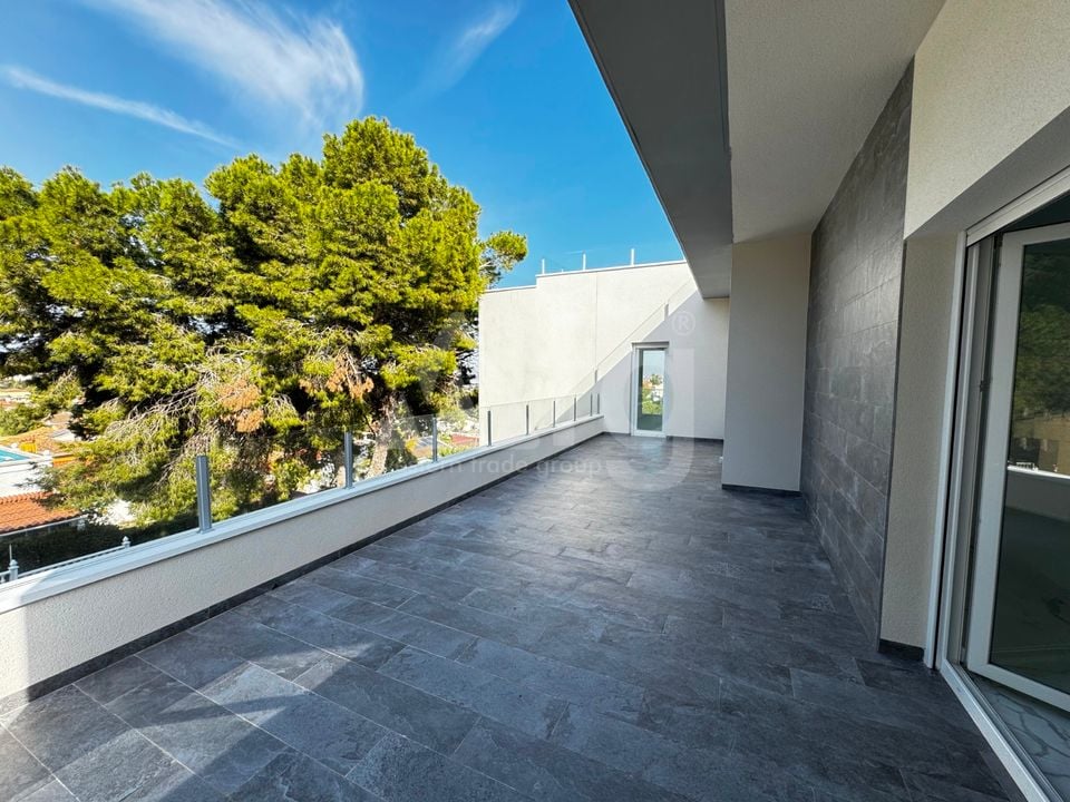 6 bedroom Villa in Los Balcones - LR61679 - Photo - 17