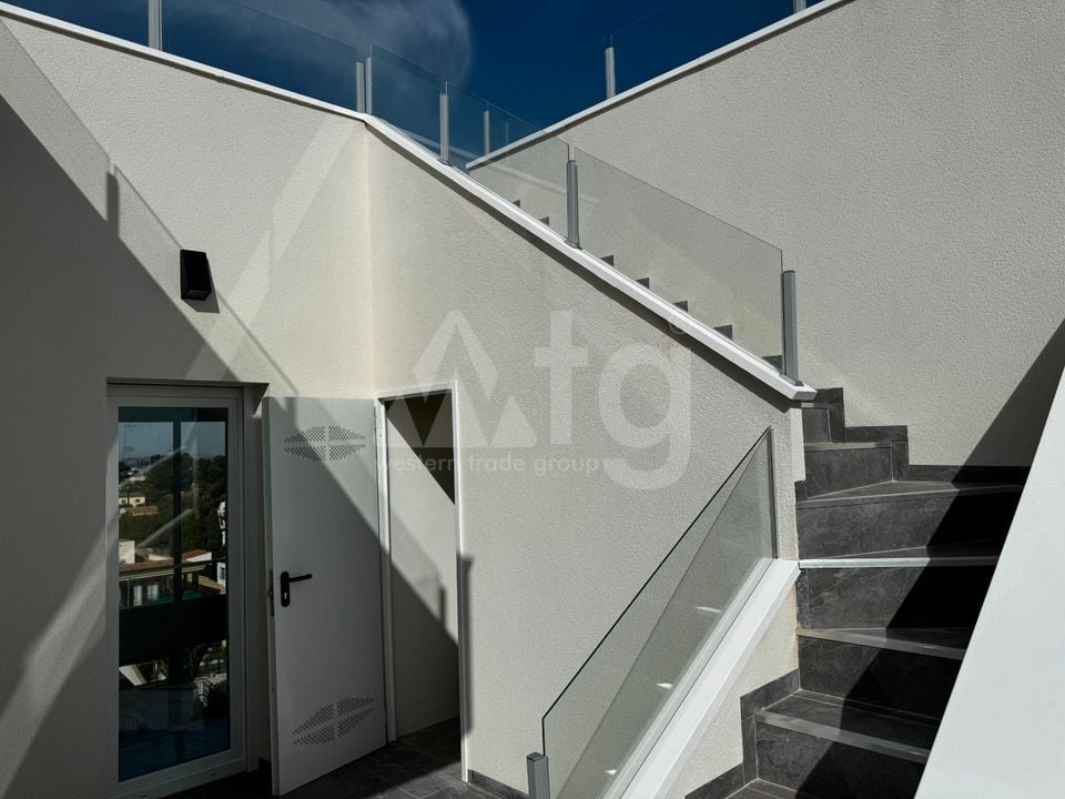 6 bedroom Villa in Los Balcones - LR61679 - Photo - 19