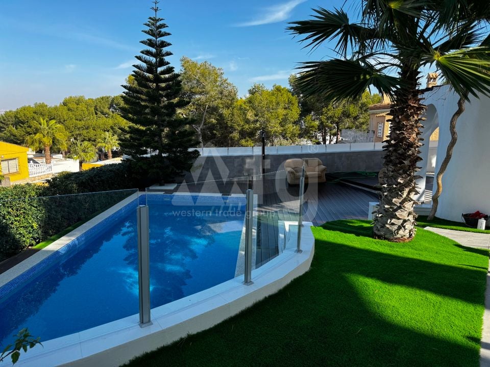 6 bedroom Villa in Los Balcones - LR61679 - Photo - 4
