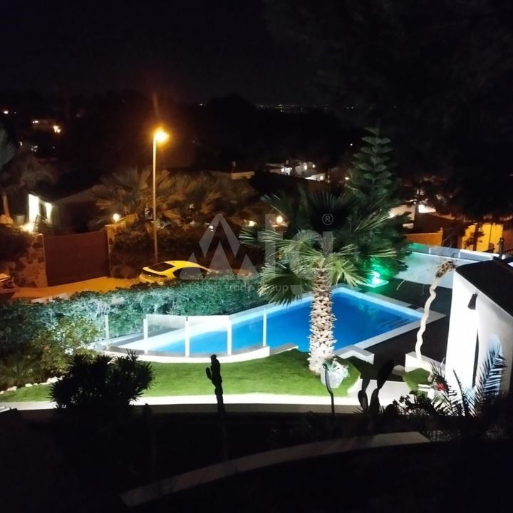 6 bedroom Villa in Los Balcones - LR61679 - Photo - 33