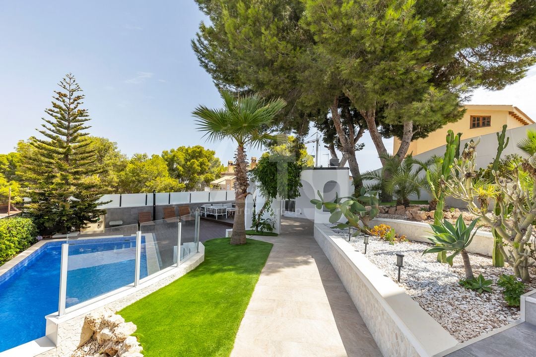 6 bedroom Villa in Los Balcones - LR61679 - Photo - 5
