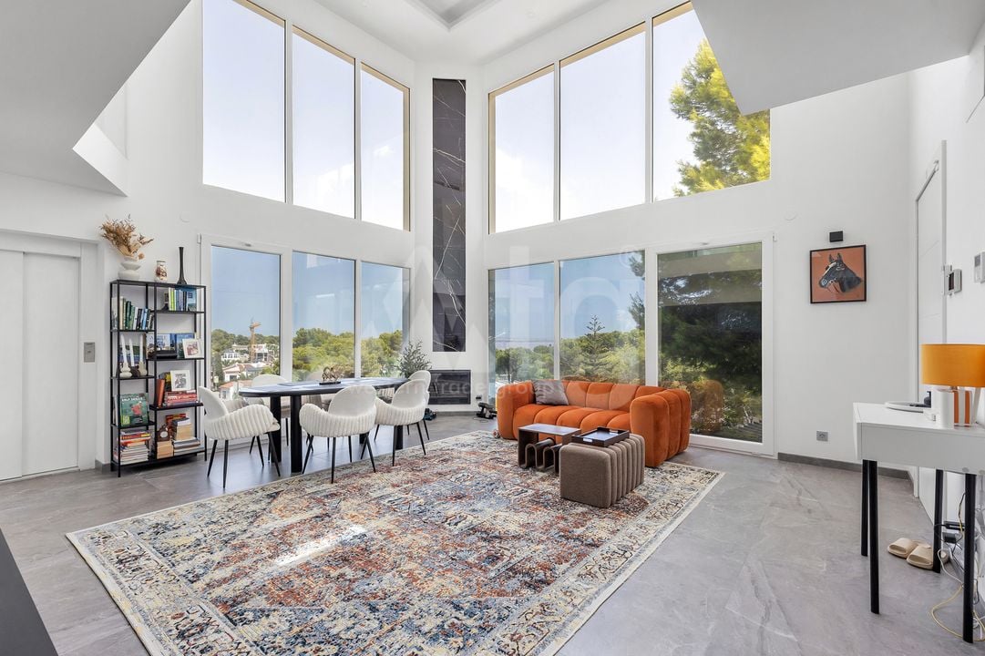 6 bedroom Villa in Los Balcones - LR61679 - Photo - 6