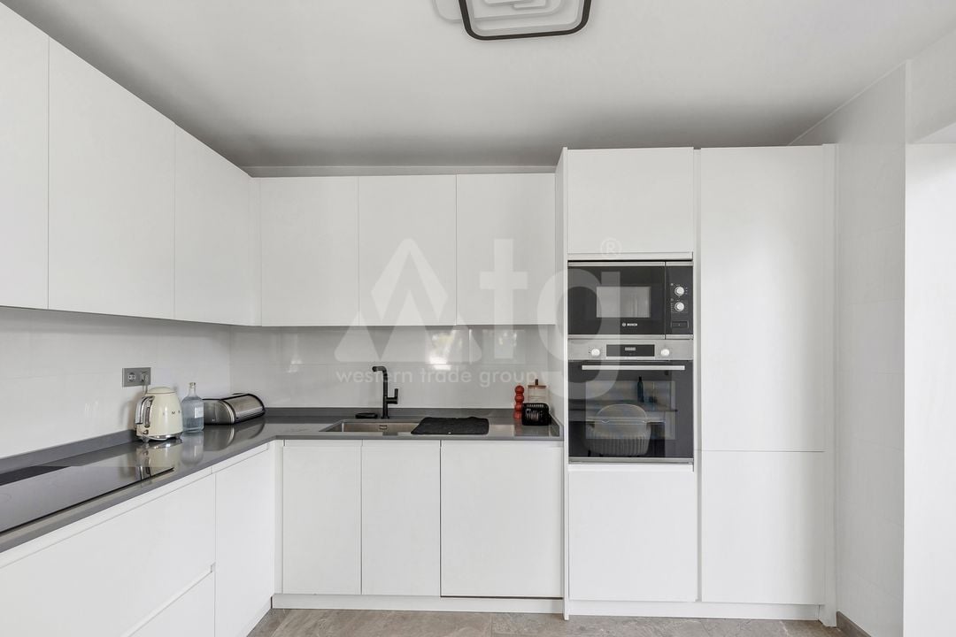6 bedroom Villa in Los Balcones - LR61679 - Photo - 12