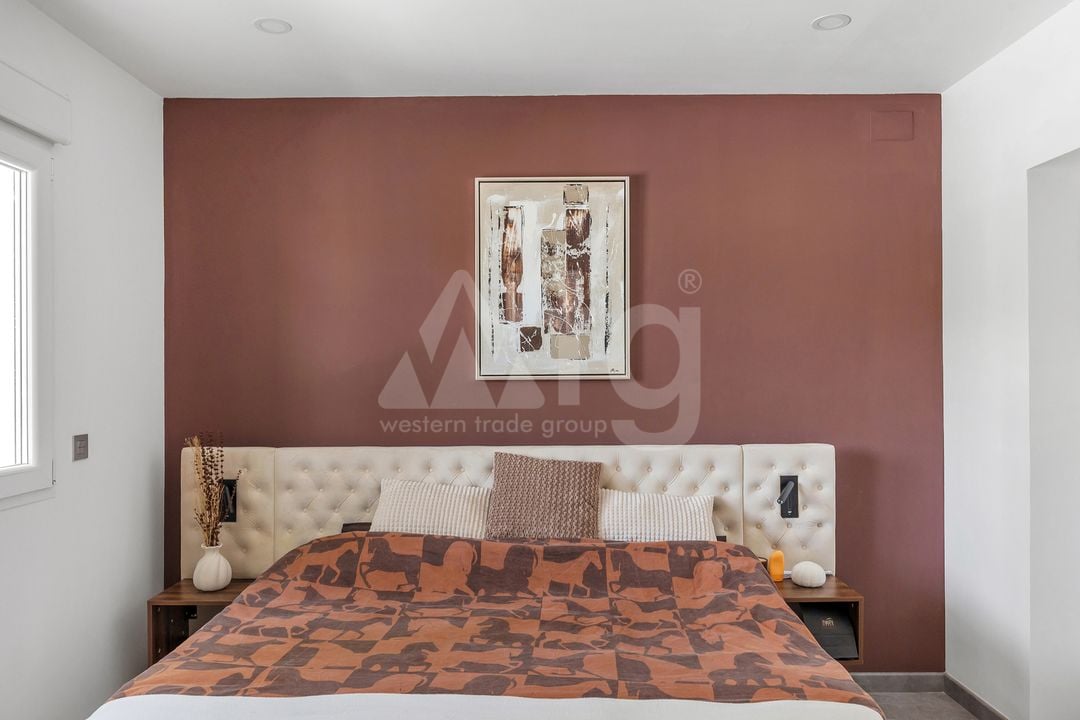 6 bedroom Villa in Los Balcones - LR61679 - Photo - 15