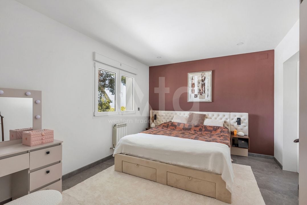 6 bedroom Villa in Los Balcones - LR61679 - Photo - 14
