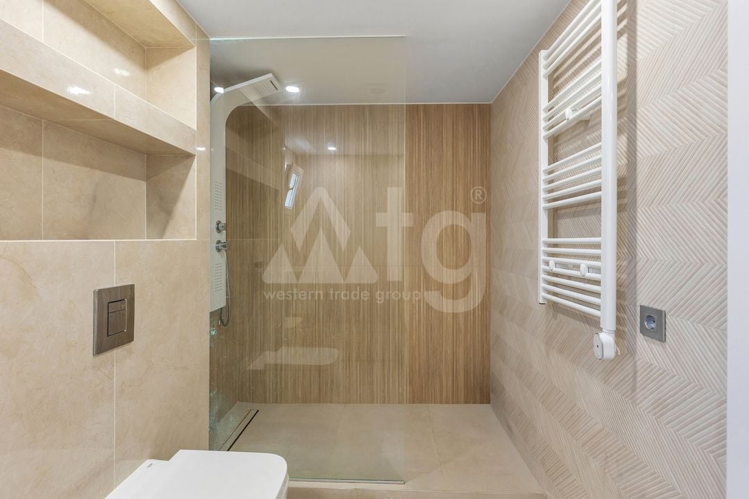 6 bedroom Villa in Los Balcones - LR61679 - Photo - 18