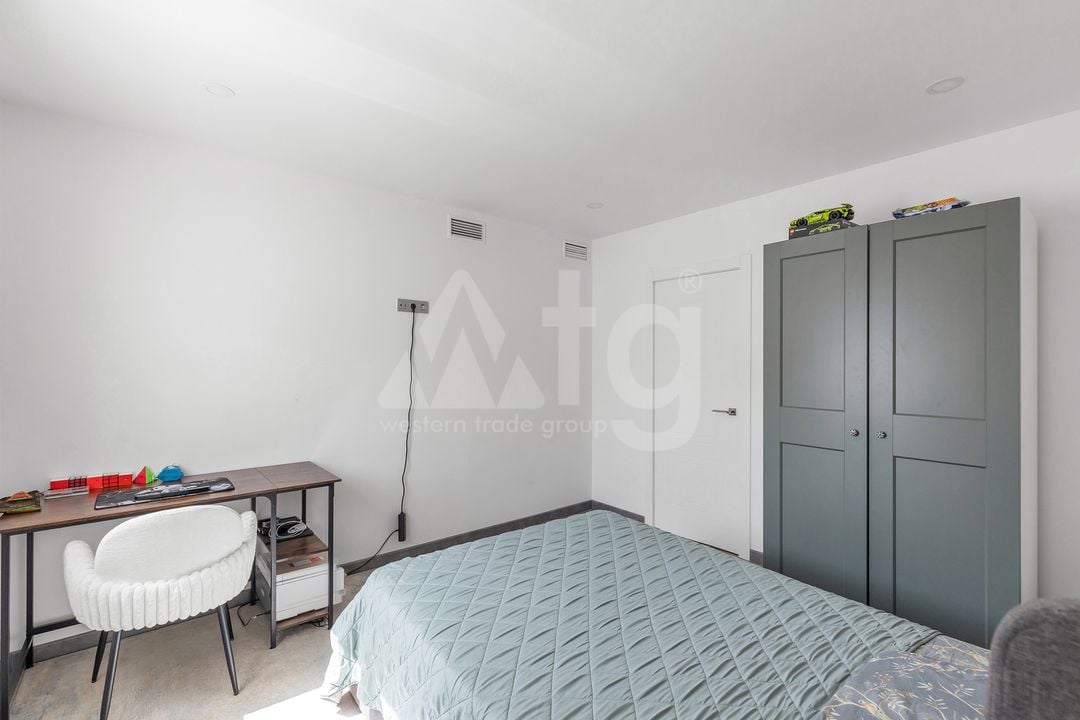 6 bedroom Villa in Los Balcones - LR61679 - Photo - 22
