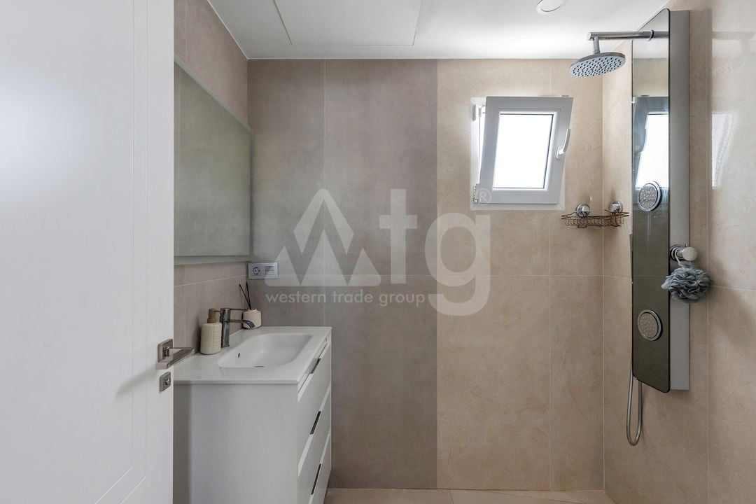 6 bedroom Villa in Los Balcones - LR61679 - Photo - 23