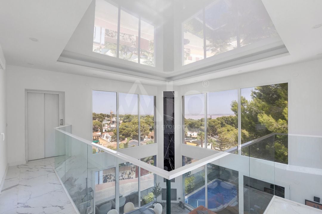 6 bedroom Villa in Los Balcones - LR61679 - Photo - 24