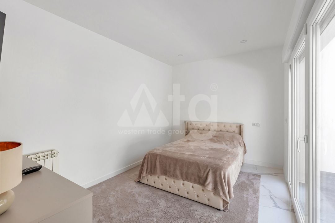6 bedroom Villa in Los Balcones - LR61679 - Photo - 30