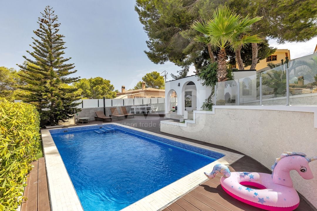 6 bedroom Villa in Los Balcones - LR61679 - Photo - 3