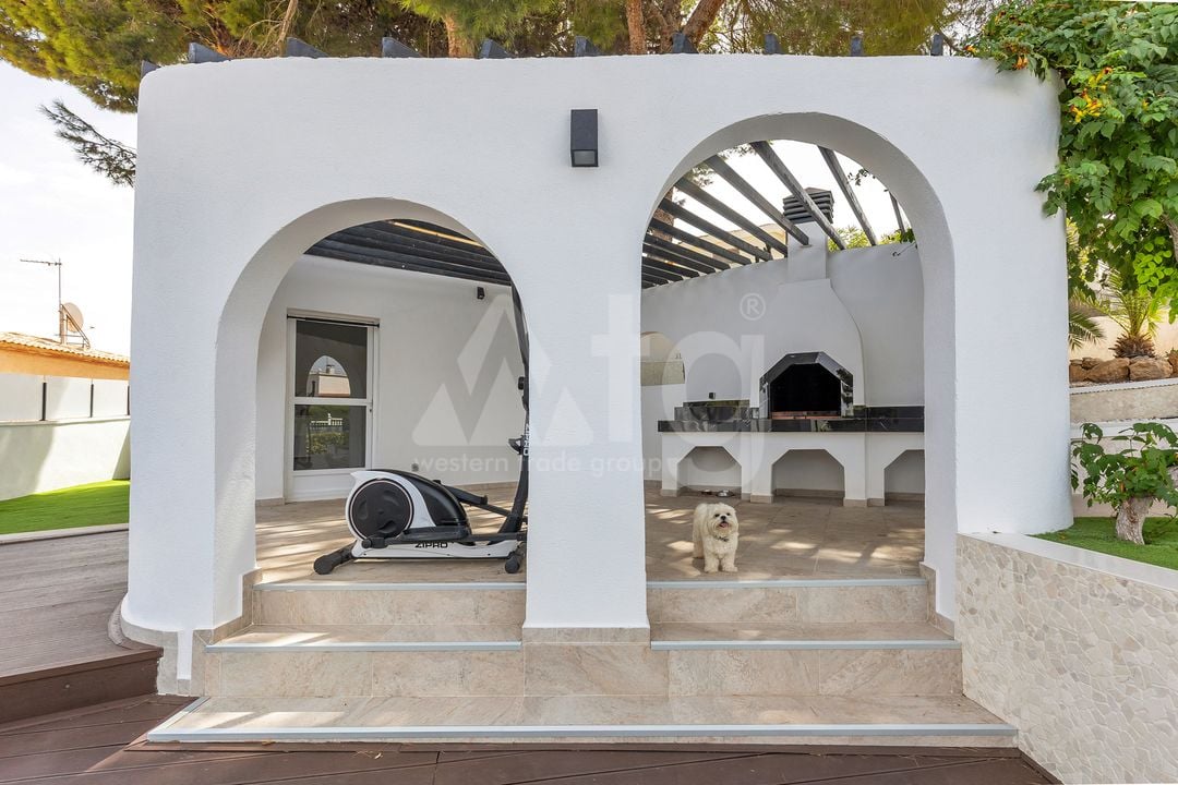 6 bedroom Villa in Los Balcones - LR61679 - Photo - 43