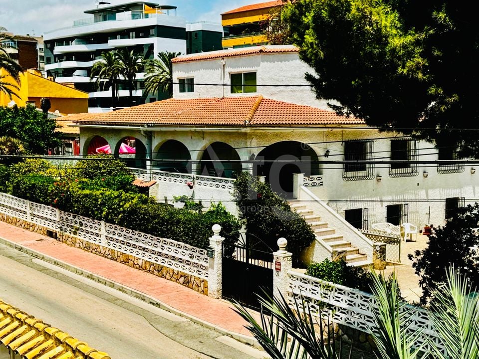 12 bedroom Townhouse in Punta Prima - LR61715 - Photo - 1