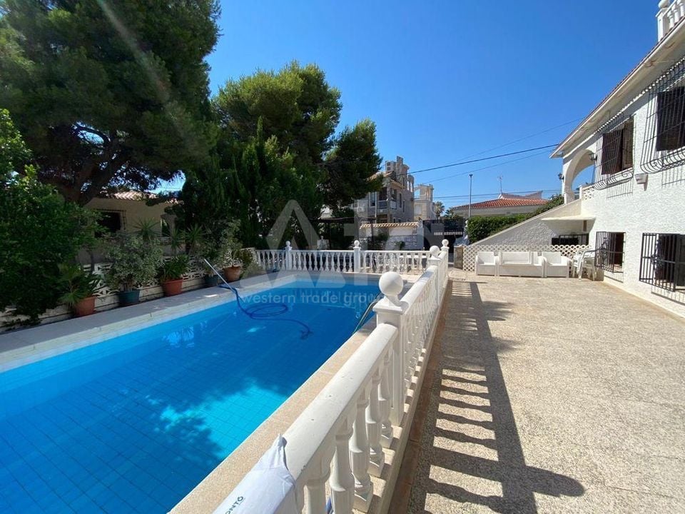 12 bedroom Townhouse in Punta Prima - LR61715 - Photo - 2