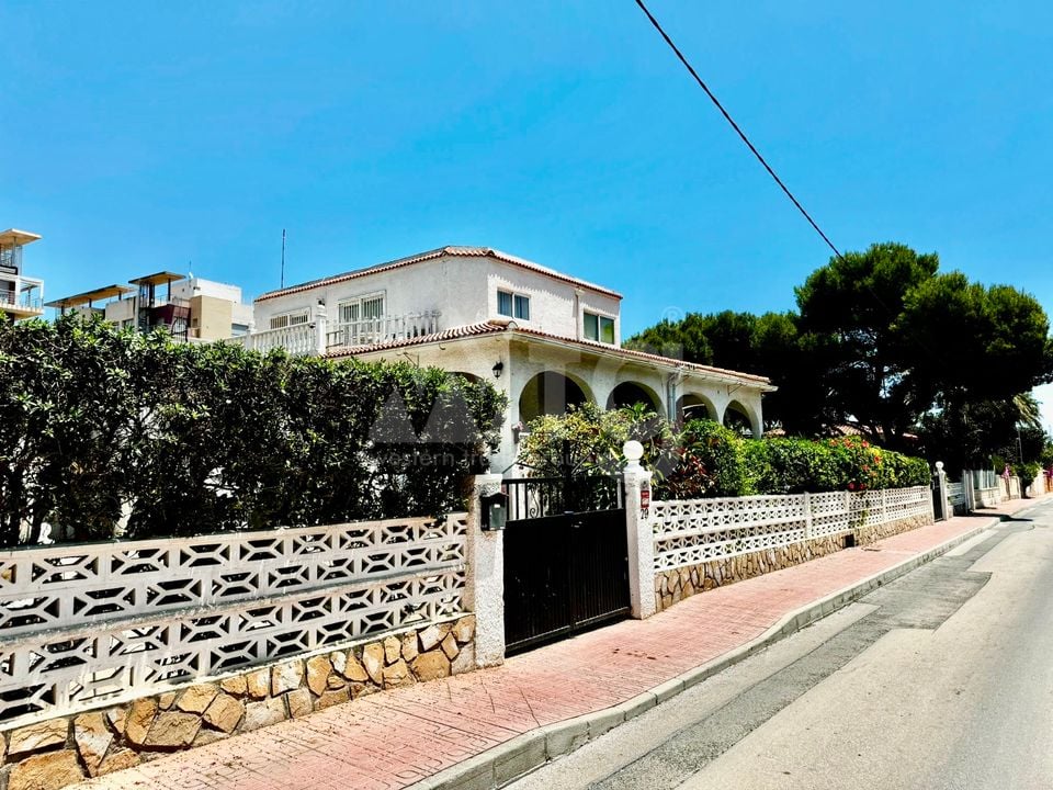 12 bedroom Townhouse in Punta Prima - LR61715 - Photo - 26