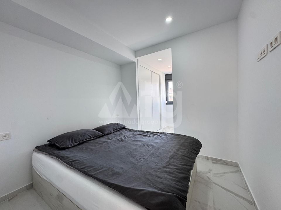 2 bedroom Penthouse in Torrevieja - AG97074 - Photo - 12